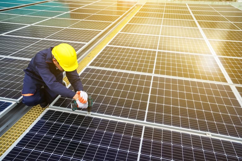 Veiligheid Zonnepanelen: Brandrisico en Inspectie